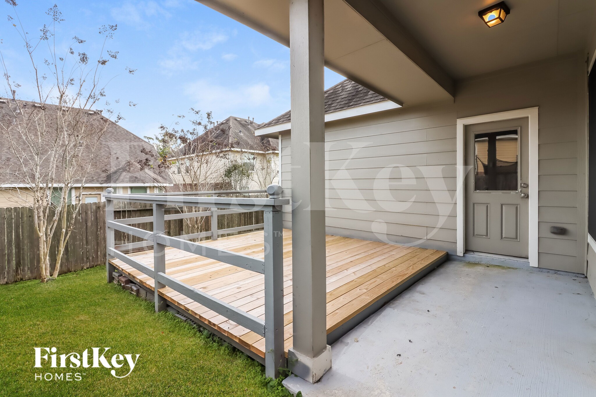 Building Photo - 16342 River Wood Ct