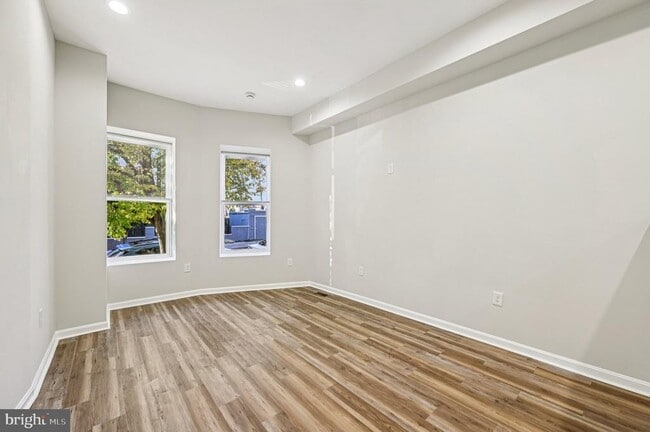 Building Photo - 750 Reservoir St