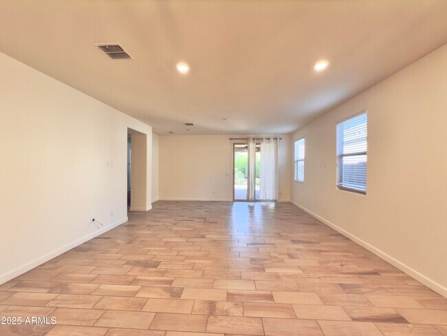 Building Photo - 4040 E Hoot Owl Trail