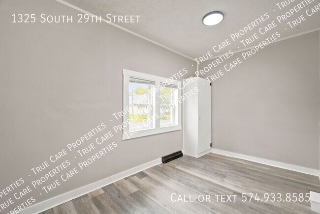 Building Photo - 1325 S 29th St