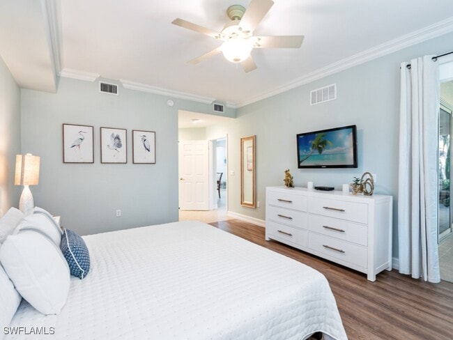 Building Photo - 2012 Tarpon Bay Dr N