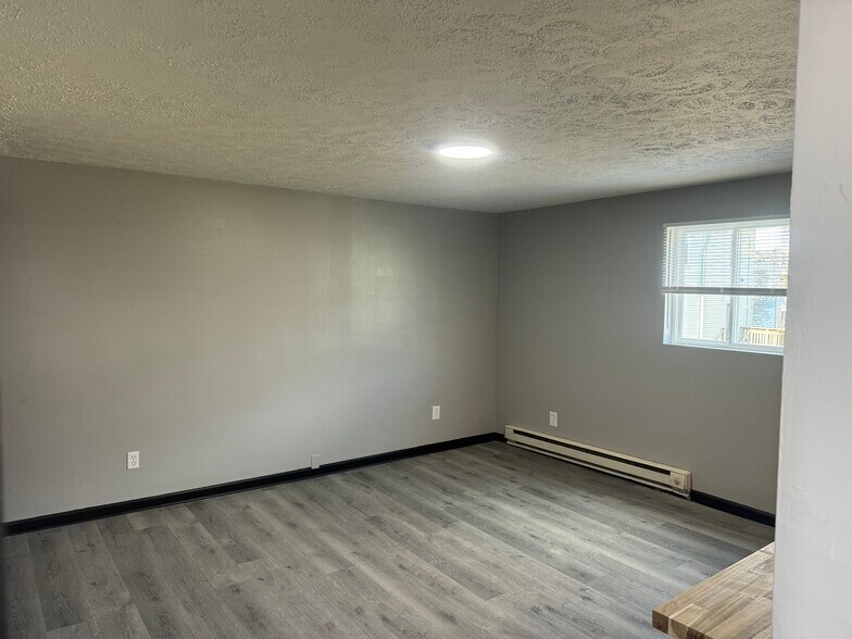 Building Photo - 706 Church St