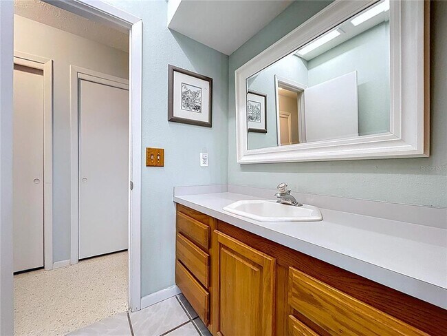 Building Photo - 1601 Riverhills Dr