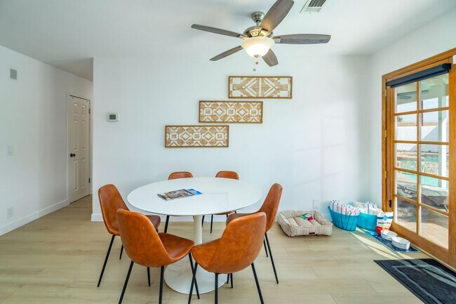 Building Photo - 54200 Avenida Madero