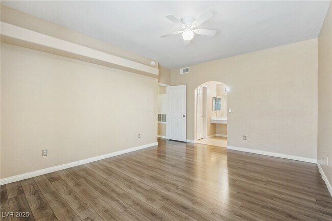 Building Photo - 525 Indian Princess Dr