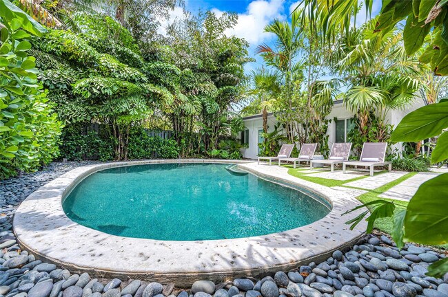 Building Photo - 3310 NE 18th St