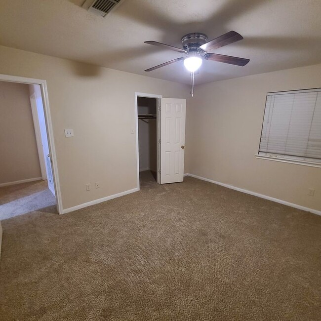 Building Photo - 16786 N Blue Jay Dr