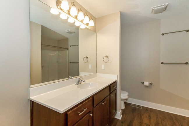 Building Photo - 411 Sunflower Dr