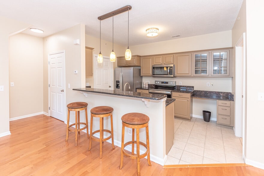 Building Photo - 301 Scio Village Ct