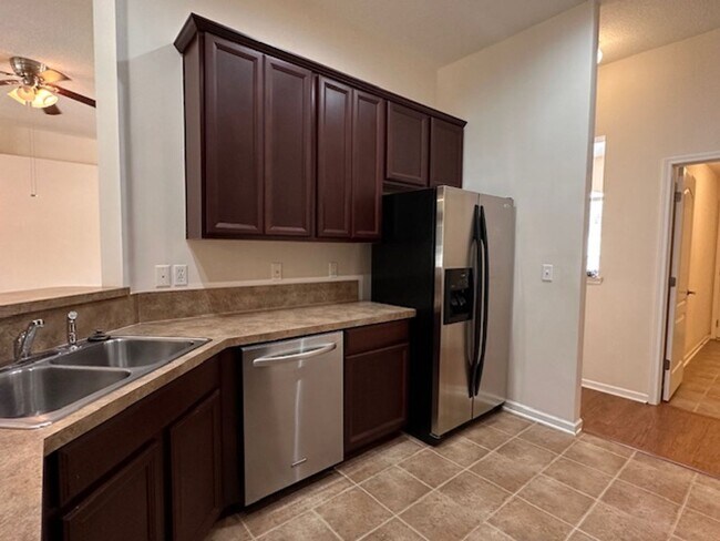 Building Photo - A Must See! Large 3BD/2BA, Fully Fenced Yard