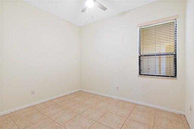 Building Photo - 7535 La Paz Blvd