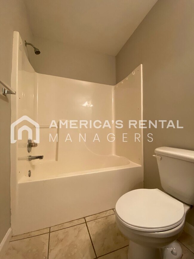 Building Photo - Townhome for Rent in Bessemer!  View with 48 Hours Notice!