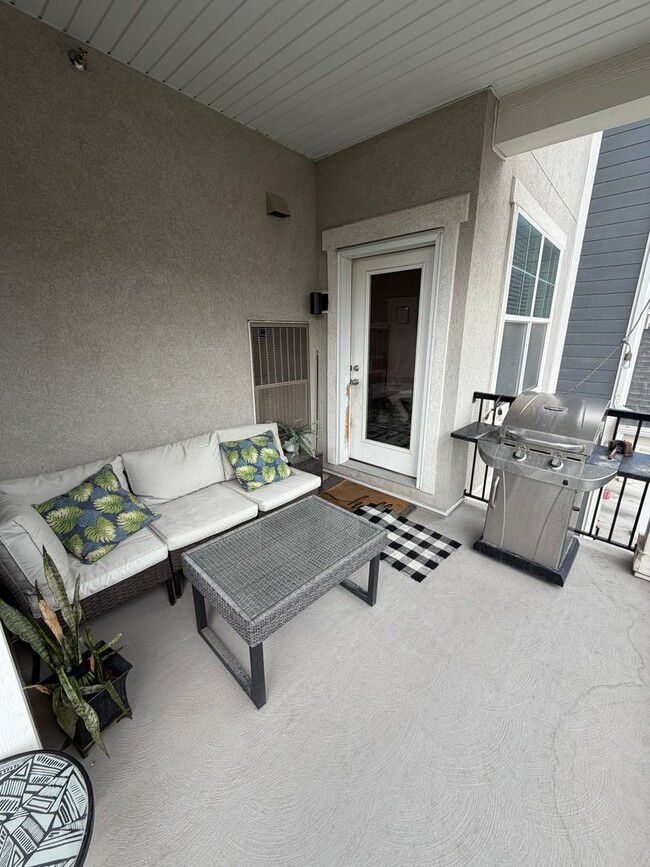 Building Photo - Beautiful 3-Bedroom Condo in Herriman! (Dog-Friendly)