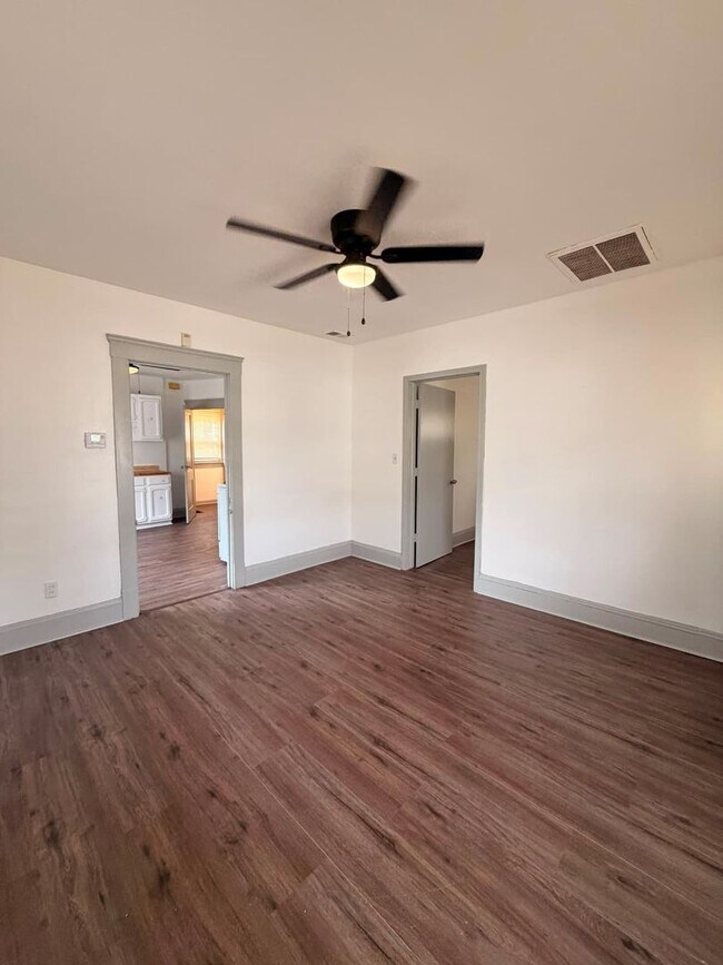 Building Photo - 3464 W 49th St
