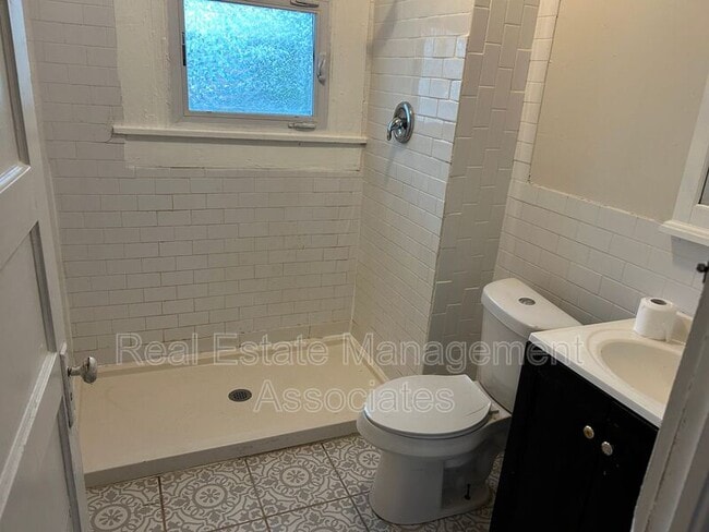 Building Photo - 1102 Meriwether St