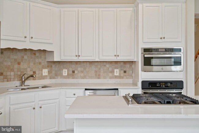 Building Photo - 43139 Royal Fern Terrace