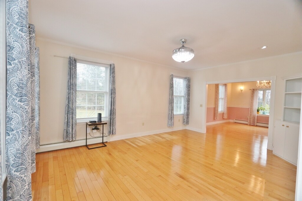 Building Photo - 21 Longmeadow Dr