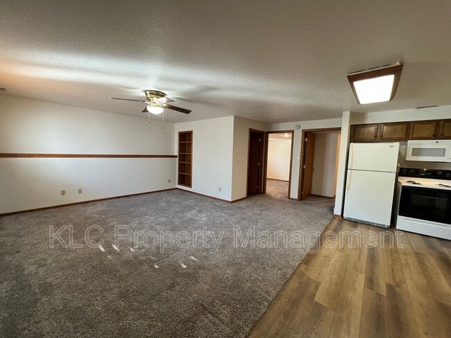 Building Photo - 523 S 11th St