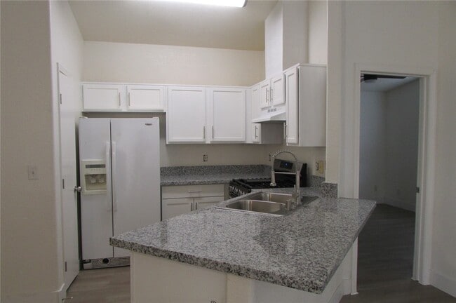Building Photo - 2361 Taos Dr