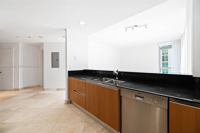 Building Photo - 1050 Brickell Ave