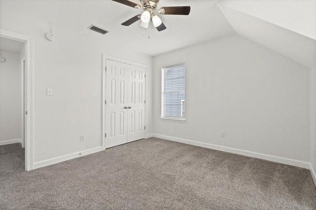 Building Photo - MOVE IN READY BEAUTY IN PINEHURST