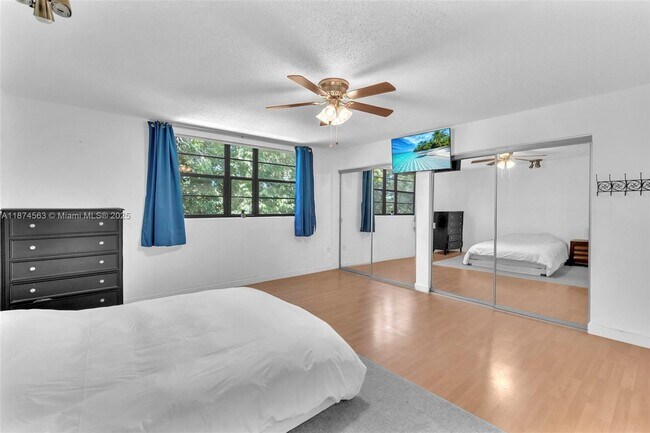 Building Photo - 3825 Estepona Ave