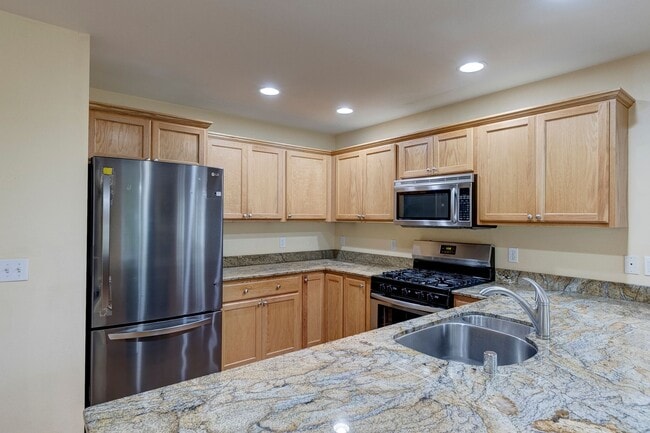 Building Photo - 3-bedroom, 2.5-bathroom Pet Friendly Home