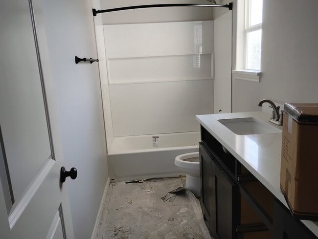 Building Photo - 1006 Wooded Holw Ct