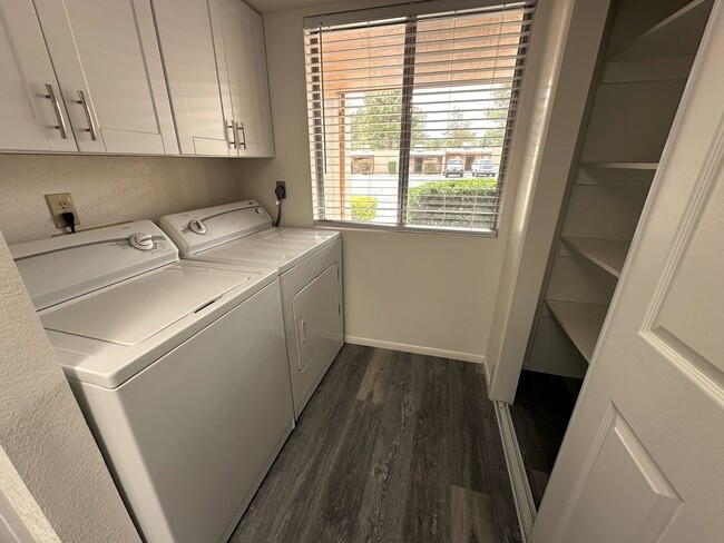 Building Photo - TOWNHOME - WILD TURKEY