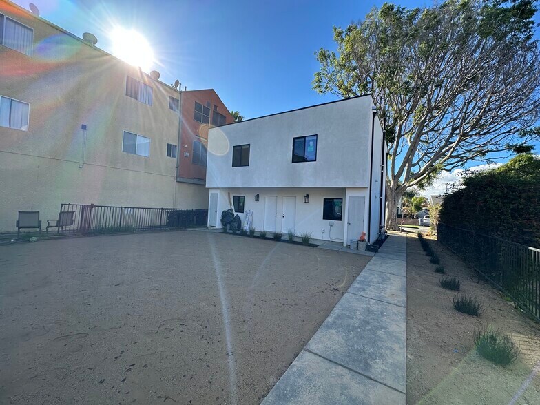 Building Photo - 826 Rose Ave