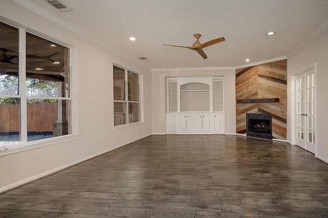 Building Photo - 138 Oriel Oaks Cir