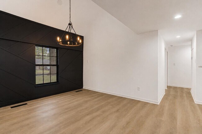 Building Photo - 3116 Domar St