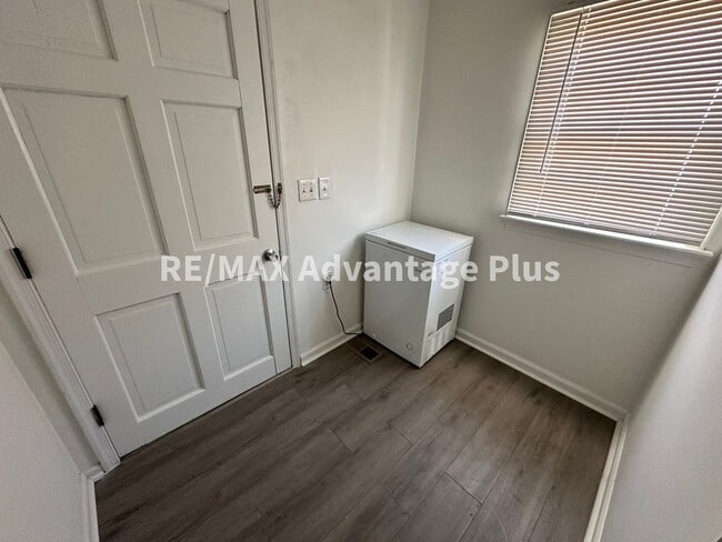 Building Photo - Spacious 4-Bedroom Home in Town of Farmville!