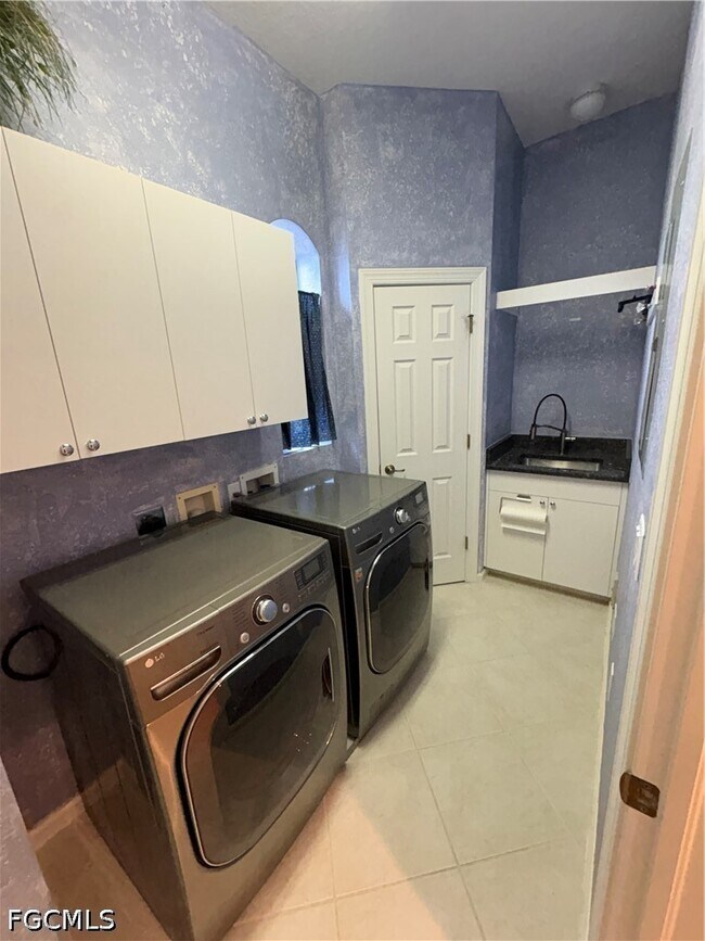 Building Photo - 14582 Bellino Terrace
