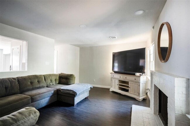 Building Photo - 1815 River Crossing Cir