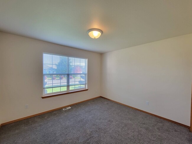 Building Photo - 333 Molokai St