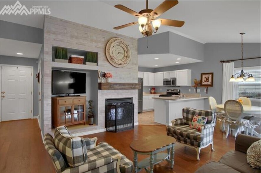 Building Photo - 4345 Ranch Creek Dr