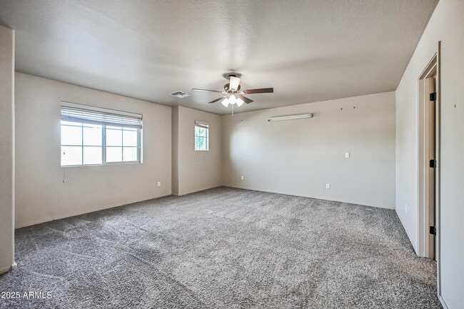 Building Photo - 2060 E Heartwood Ln