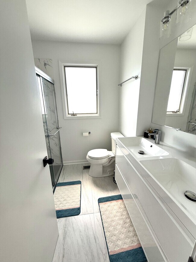 Building Photo - 715 Merlin Dr