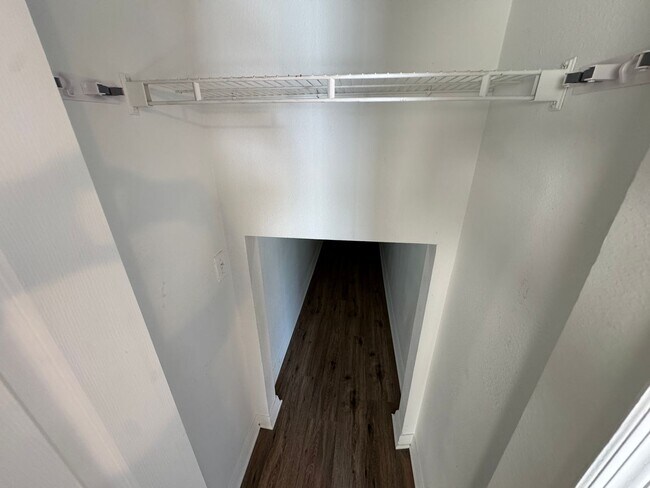 Building Photo - Spacious 4-Bedroom Home with 3 Full Baths in Whispering Trails – Pet Friendly!