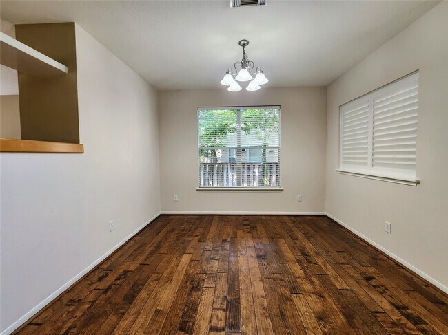 Building Photo - 11 Cider Mill Ct