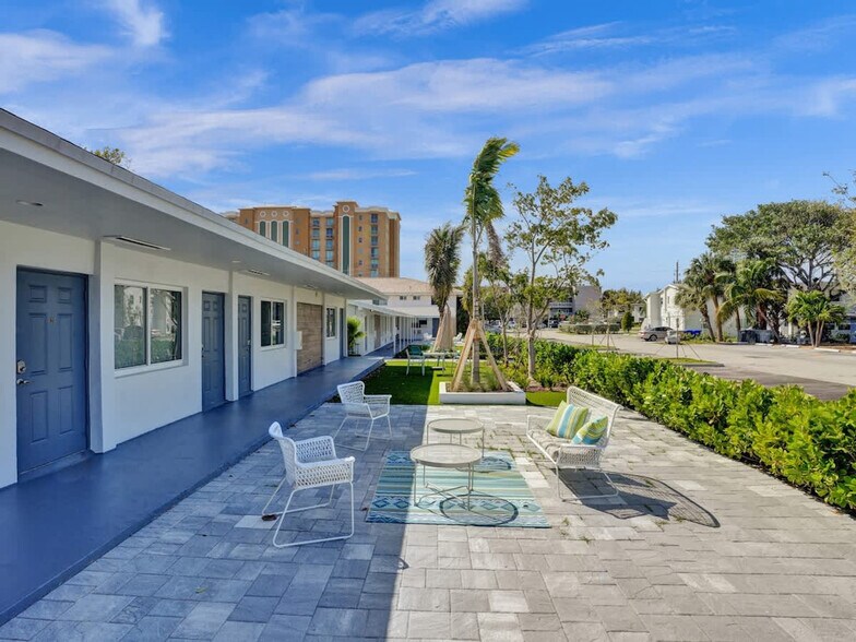 Building Photo - 3208 NE 9th St