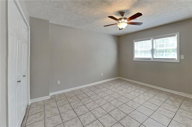 Building Photo - 2263 Turtle Club Dr NE