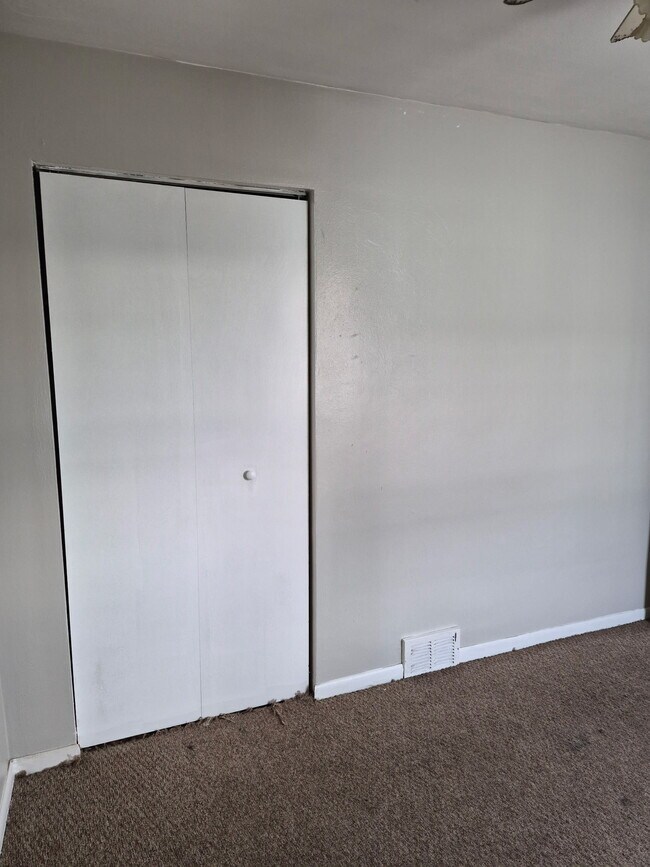 Building Photo - Bridge Street