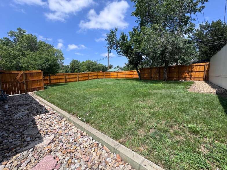 Building Photo - 240 St Andrew St