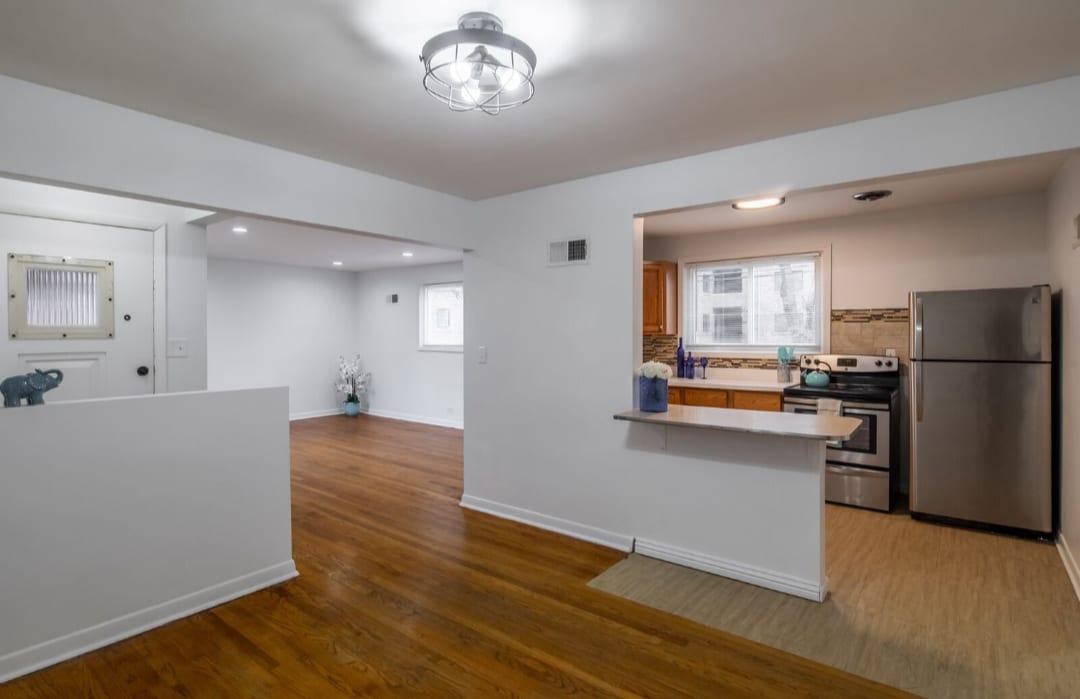 Building Photo - 243 Custer Ave