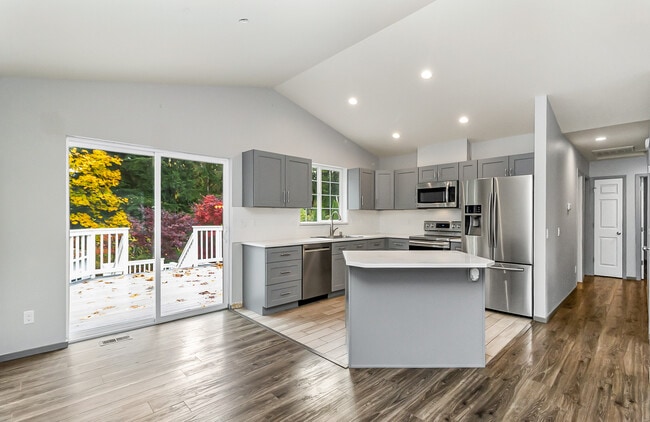 Building Photo - 2132 87th Ave SE