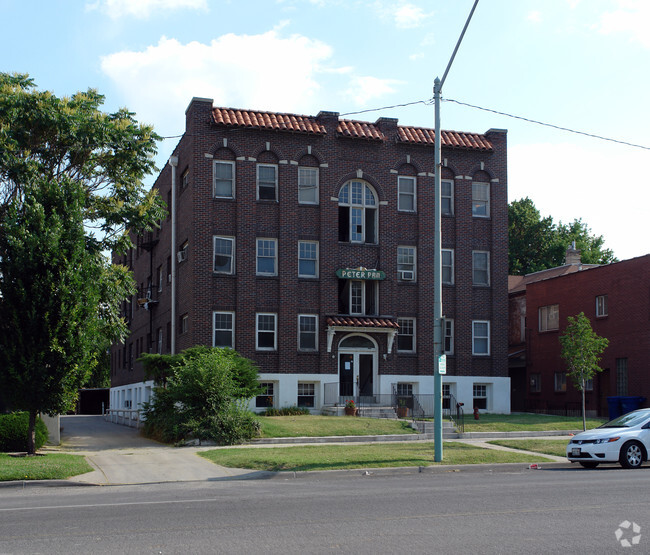Building Photo - Peter Pan Apartments