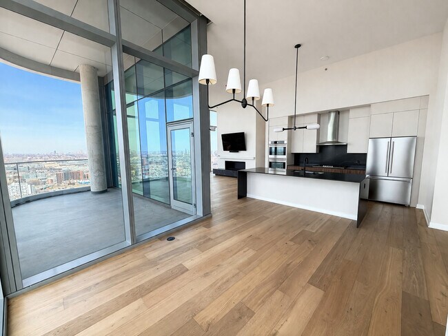 Building Photo - 1114 W Carroll Ave