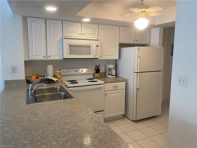 Building Photo - 290 Naples Cove Dr